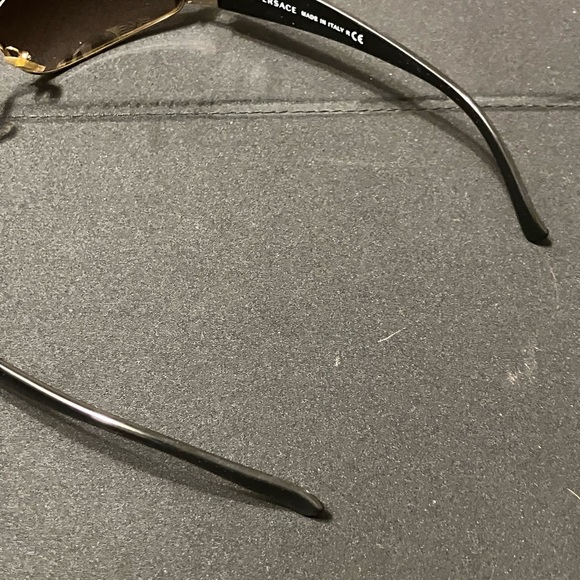 Versace Mod. 2021 1002/13  Black And Gold  Frame Sunglasses Made In ITALY - Picture 3 of 6